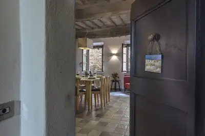 Image de 16th century apartment built to accommodate travelers - now a place to relax