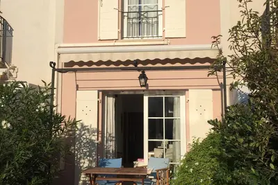 Image de Une villa de 2 chambres chic et confortable et d'amarrage dans le développement du port de plaisance privé