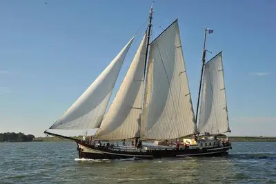 Image de Voilier antique et luxueux Waterwolf, 26 lits.