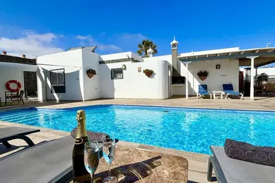 Image de Luxurious Villa Del Sueno, heated pool, Air-Con, Hot Tub, Wi-Fi, Internet