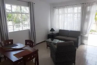 Image de 300 mètres plage - appartement climatisé - tout confort - Tv - Wifi
