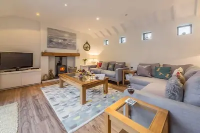 Image de Greyseals est une maison contemporaine décontractée qui a été magnifiquement rénovée.