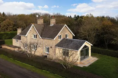 Image de famille de 5 chambres Rural friendly Cottage