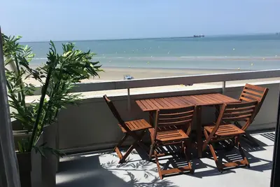 Image de Appartement de standing avec grande terrasse face à la mer