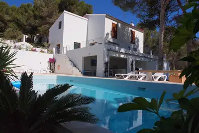 Image de 5min à pied de la plage de sable Grande piscine Tv WiFi Airco 5 Chambres 2 Kitch Proche du magasin \/ bar