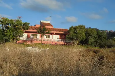 Image de Maison Spacieuse À El Campo; Maison D'Ada