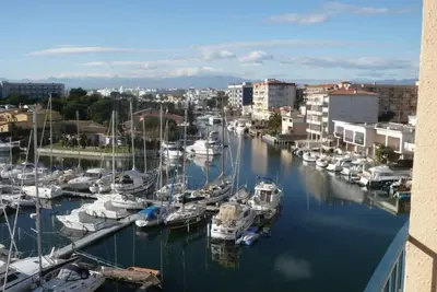 Image de Roses: Appartement vue sur le canal.