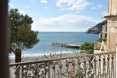 Image de Lumineux appartement avec vue sur la mer