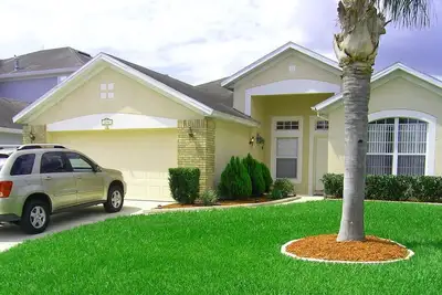 Villa de 4 chambres avec piscine privée donnant sur le golf et près de Disney!