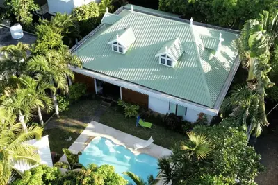 Image de Villa de Luxe et Tradition créole. La plage à 400 mètres. Résidentiel, calme.