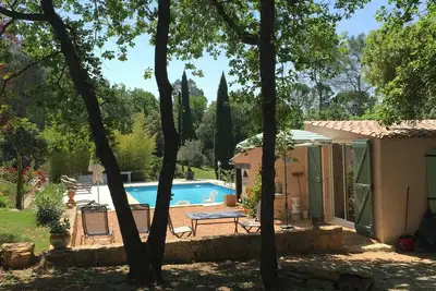 Studio grand confort climatisé - piscine 6m\/12 + pool house, exclusif locataire