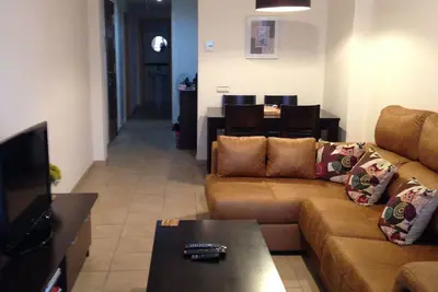 Image de Superbe appartement avec vue sur la mer - piscine - Wifi et Uk Tv- Walk To Beach \/ Commerces \/ Bar