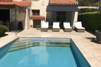 Image de Belle maison de 2 chambres avec sa propre piscine privée chauffée 8m x 4 m. Plage 1. 5 K.