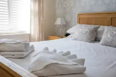Image de Une belle maison de ville de trois chambres sur l'esplanade de Shanklin avec 15% de réduction sur le voyage en ferry