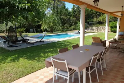 Image de Villa avec piscine sans vis à vis dans domaine sécurisé privé à Mougins