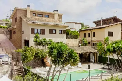 Image de Maison 19 personnes. 2, 5 km de plage, 8 km de Sitges, 45 km de Barcelone, Tarragone