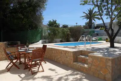 Image de Villa individuelle rustique de 2 chambres à coucher, piscine privée.