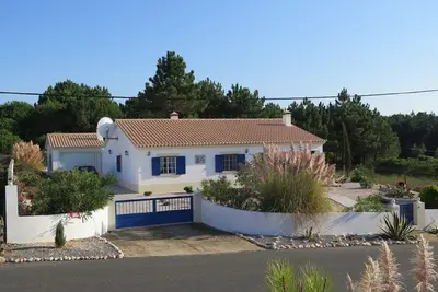 Image de Villa exceptionnelle dans un endroit privé proche de la plage