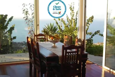 Image de Casa Albatros - offre une vue sur la mer à 180 degrés avec jardin privé et entrée et WiFi
