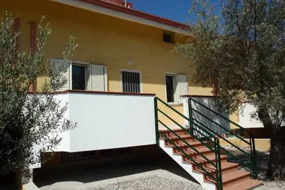Image de Kia Caterina - Maison de ville spacieuse de 10 chambres à 250 mètres de la plage