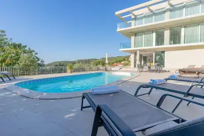Image de Villa de luxe cinq étoiles près de Dubrovnik est l'endroit idéal pour des vacances en groupe