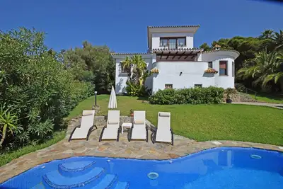 Image de Belle et confortable Villa avec piscine, idéale pour une famille. 6 per