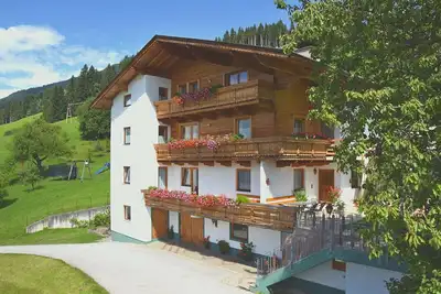 Image de Maison de vacances dans un endroit calme et ensoleillé avec une vue magnifique sur les montagnes de Zillertal