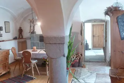Image de ferme historique dans le village rural dans le nord de la Bavière Paysage