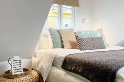 Image de Maison de ville romantique au coeur de la vieille ville avec une vue imprenable
