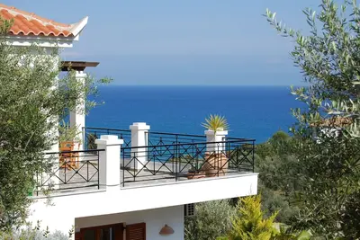 Image de Maison de rêve en bord de mer - 200 mètres de la plage - accès privé