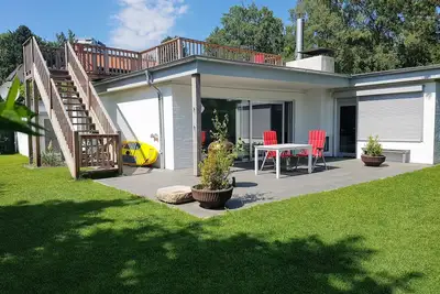 Image de Magnifique bungalow sur la plage, Ă seulement 2 minutes Ă pied de la plage
