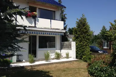 Image de Appartement très bien situé, 45 m², terrasse, entièrement rénové en 2015, Wlan