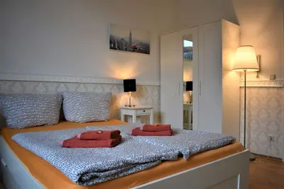Image de Super prix dans la vieille ville et le centre, belle vue, central, confortable avec coeur