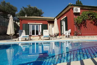 Image de Villa de vacances, belle vue sur la vallée, piscine privée, 10 min. de la plage!