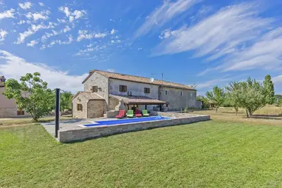 Image de Maison de vacances Mariva * grand jardin, piscine privée, barbecue, wifi