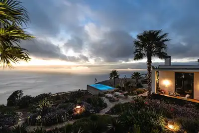 Image de Villa Infinite Place \nVilla au design Bauhaus avec une superbe vue sur la mer
