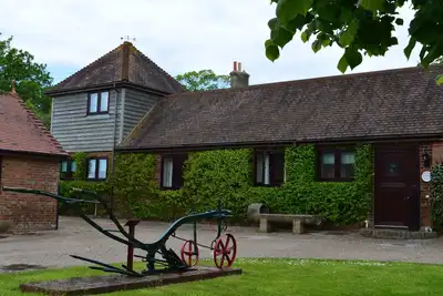 Image de Tranquille, bien équipées Quatre-Star Cottage dans la ville historique «1066 Country '.