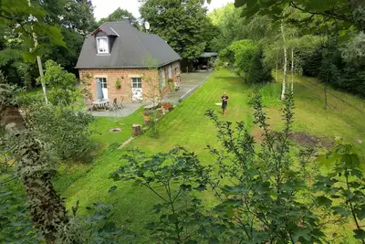 Image de Bâtiment historique rénové exclusif Station avec terrasse, jardin, etc.