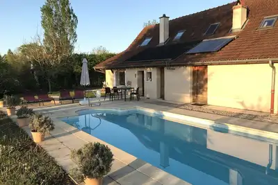 Image de Maison de vacances en Bourgogne avec piscine