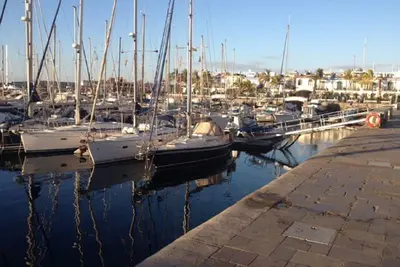 Image de Charmant appartement moderne avec terrasse, directement sur la mer, WiFi gratuit
