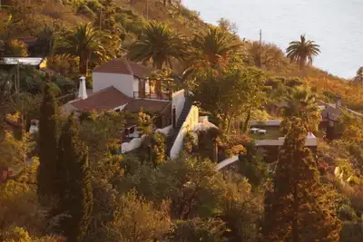 Image de Villa décorée avec amour, grand jardin, 3 terrasses, vue sur la mer