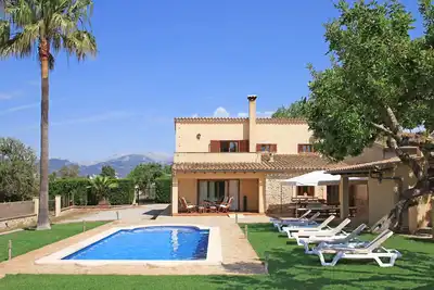 Image de Finca moderne, piscine privée, jardin bien entretenu, barbecue, WiFi, climatisation
