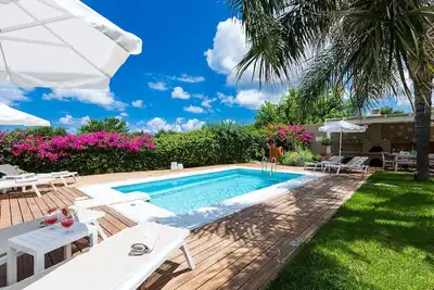 Villa Marina! Design moderne, piscine privée de 30 m2, proche de la plage et des commerces!