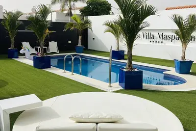 Image de Villa De Luxe Avec Piscine CHAUFFÉE À Maspalomas