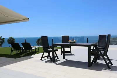 Image de Appartement nouvellement construit avec 256 m² de terrasse et vue mer spectaculaire