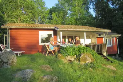 Image de Maison de famille de vacances accueillant sur un grand terrain - Ă droite sur le lac