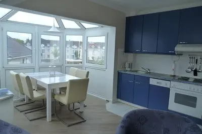 Image de Appartement confortable avec 2 chambres, balcon, WiFi, rénové en 2016