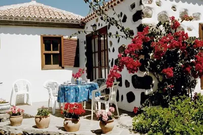 Image de Maison typique des Canaries dans un magnifique jardin - idéal pour randonneurs