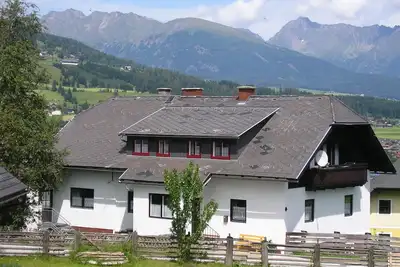 Ancienne maison de campagne, beaucoup d'espace, aménagée chaleureusement, sauna
