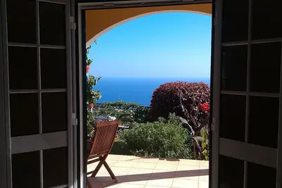 Image de Cottage avec vue imprenable sur l'océan Atlantique et les montagnes - Casa Laurisol
